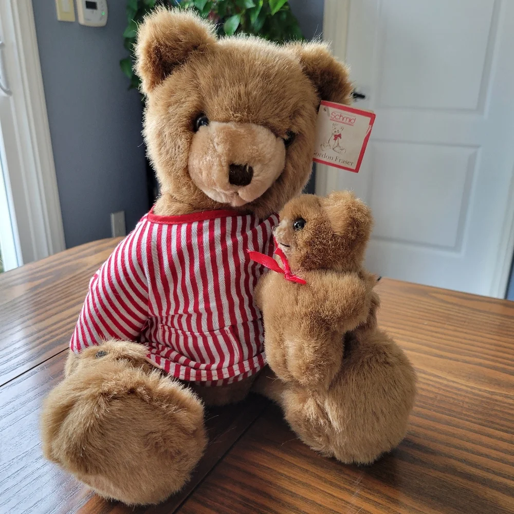 Vintage SCHMID 1984 Musical Collectibles Stuffed Bear By Gordon Fraser